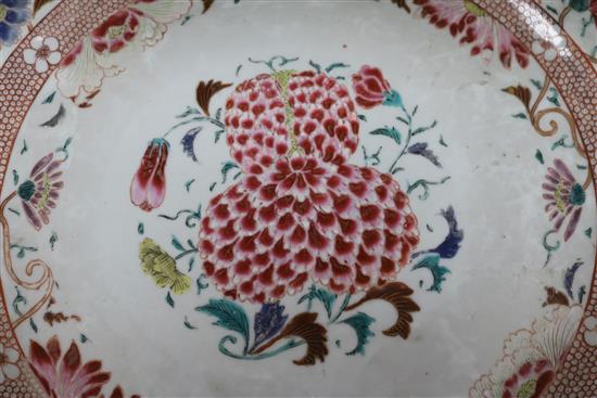 A Chinese export famille rose charger, Qianlong period diameter 44cm